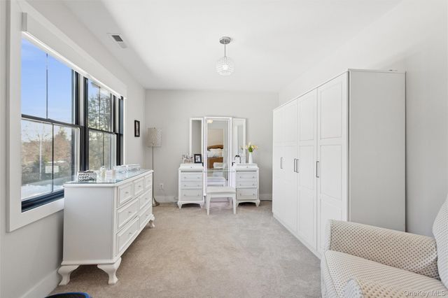 3 Cardinal Way, Yorktown Heights, NY 10598