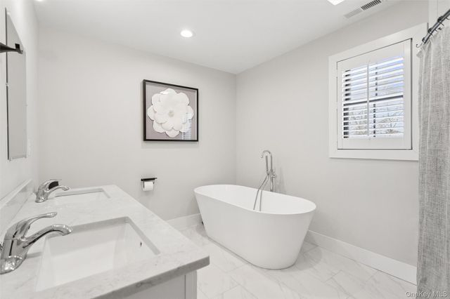 3 Cardinal Way, Yorktown Heights, NY 10598