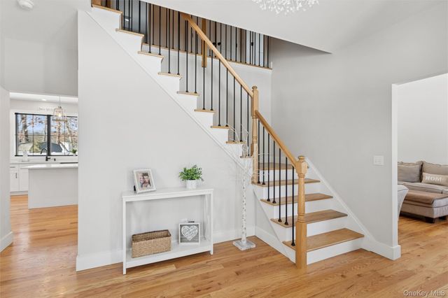 3 Cardinal Way, Yorktown Heights, NY 10598