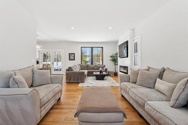 3 Cardinal Way, Yorktown Heights, NY 10598