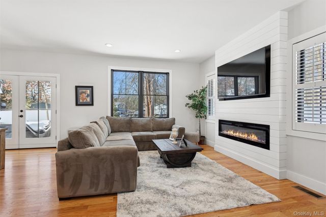 3 Cardinal Way, Yorktown Heights, NY 10598