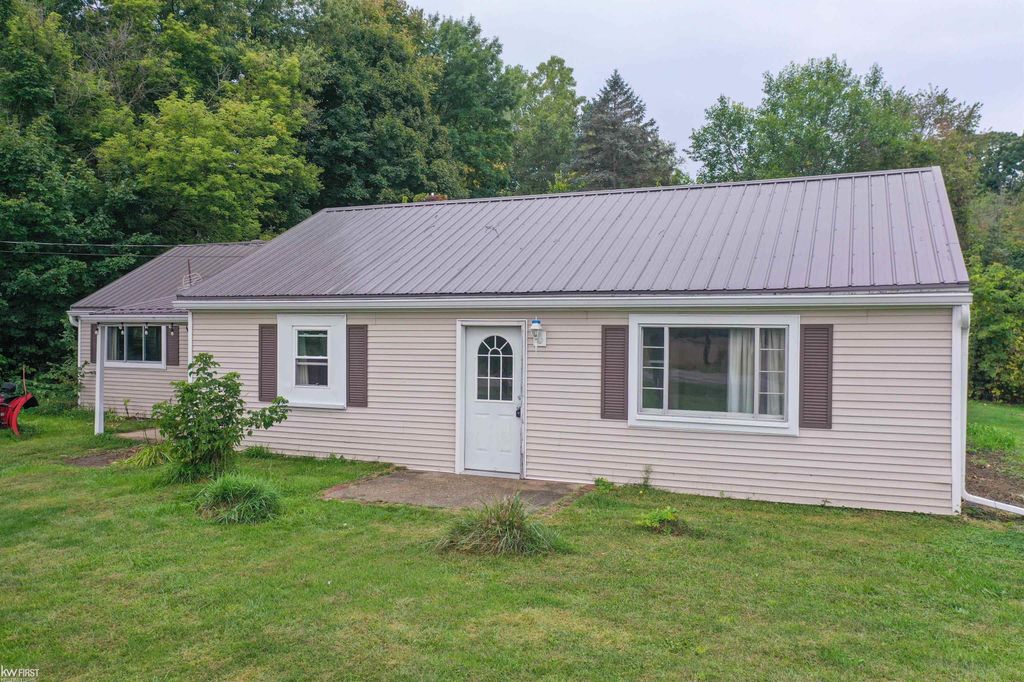 9417 N State Road, Forest Twp, MI 48463