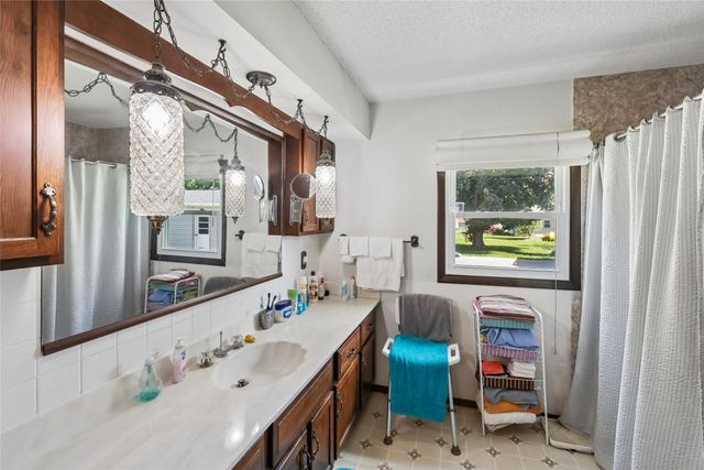 1317 3rd Avenue, Grinnell, IA 50112
