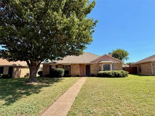 1216 Payne, Lancaster, TX 75134