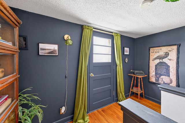 1156 Englewood Avenue, Saint Paul, MN 55104