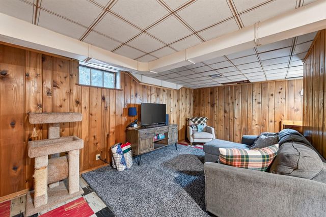 1156 Englewood Avenue, Saint Paul, MN 55104