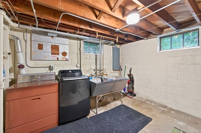 1156 Englewood Avenue, Saint Paul, MN 55104