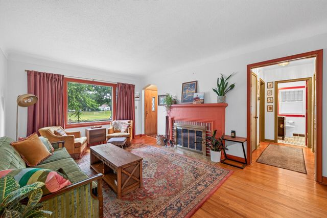 1156 Englewood Avenue, Saint Paul, MN 55104