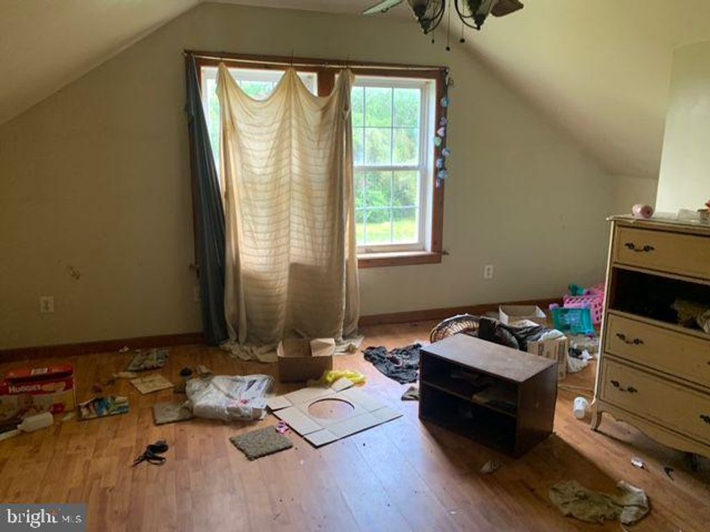 Image 13 of property listing at 303 TANSBORO RD, Berlin, NJ 08009