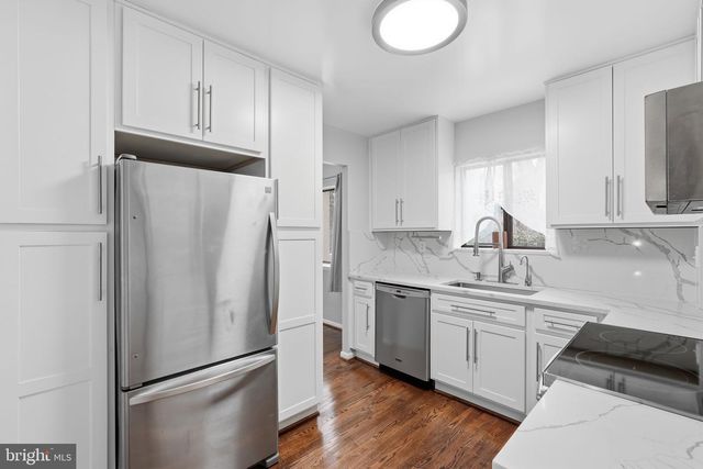 11825 COOPERS CT, Reston, VA 20191