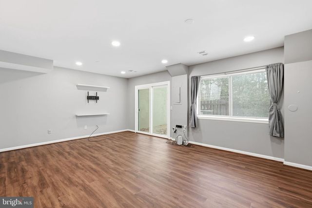 11825 COOPERS CT, Reston, VA 20191