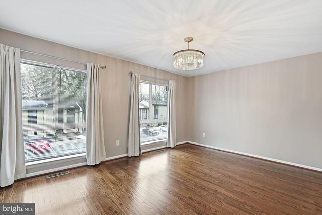 11825 COOPERS CT, Reston, VA 20191