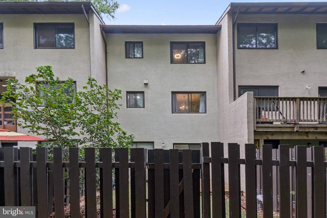 11825 COOPERS CT, Reston, VA 20191