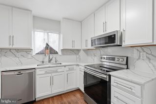 11825 COOPERS CT, Reston, VA 20191