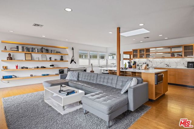 221 3rd Avenue, Venice, CA 90291