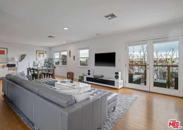 221 3rd Avenue, Venice, CA 90291