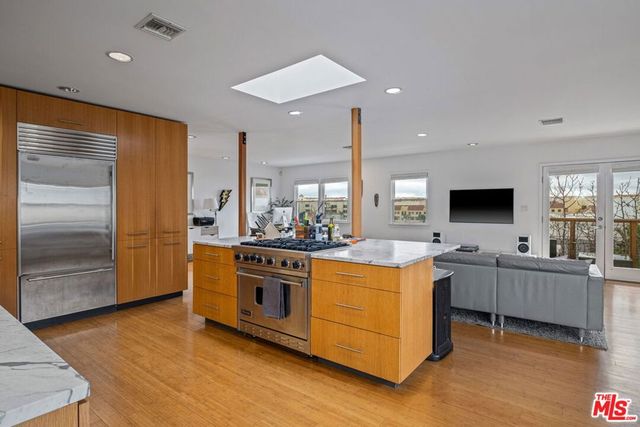 221 3rd Avenue, Venice, CA 90291