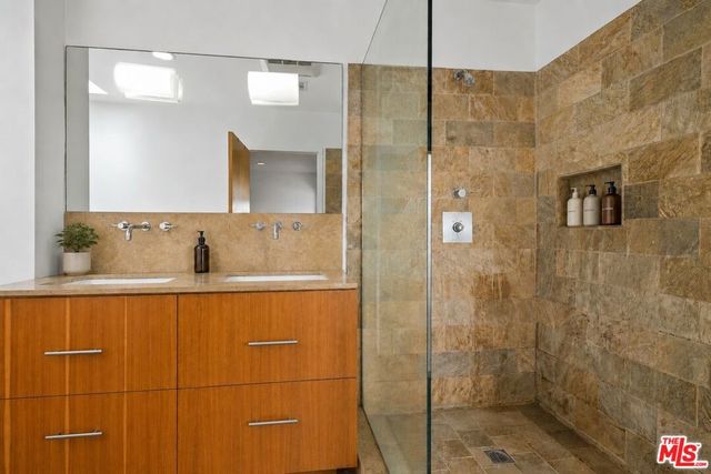 221 3rd Avenue, Venice, CA 90291