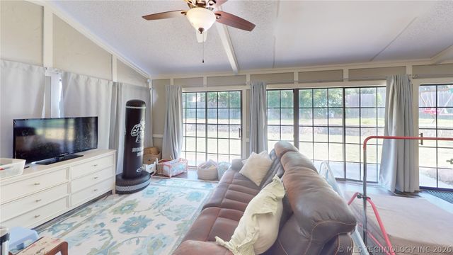 6005 E 79th Street, Tulsa, OK 74136