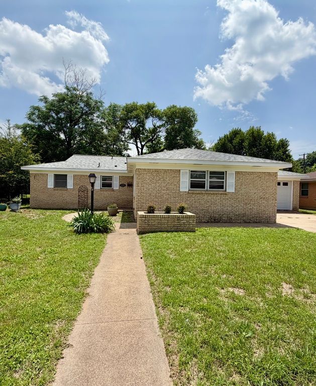 1606 Bluebonnet Trail, Arlington, TX 76013