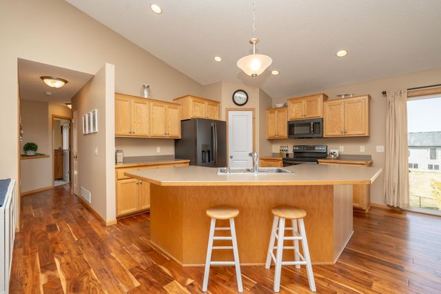 821 10th Avenue NE, Lonsdale, MN 55046