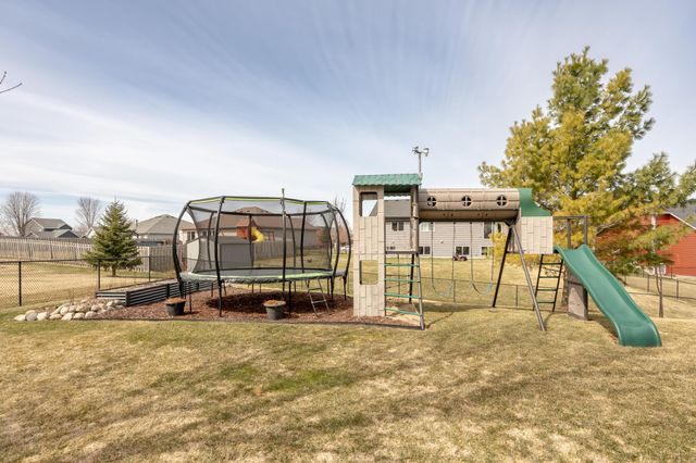 821 10th Avenue NE, Lonsdale, MN 55046