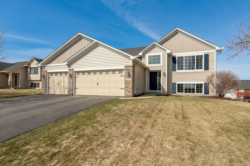 821 10th Avenue NE, Lonsdale, MN 55046