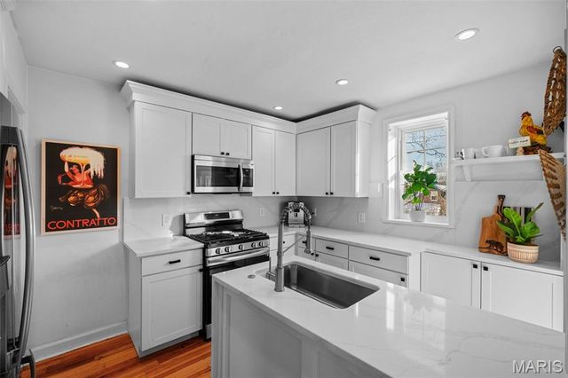 1012 Nolan Drive, Glendale, MO 63122