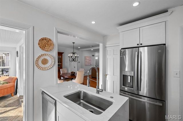 1012 Nolan Drive, Glendale, MO 63122