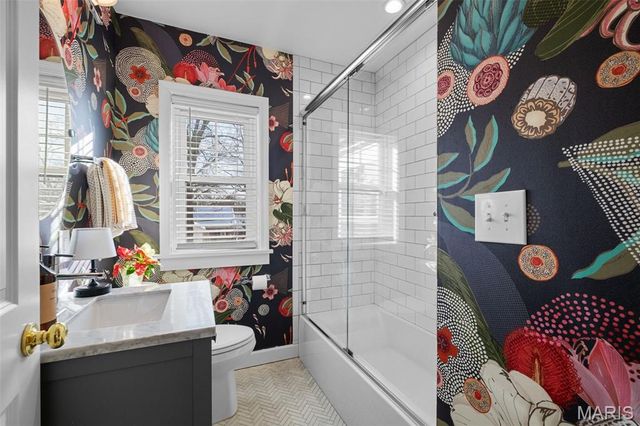 1012 Nolan Drive, Glendale, MO 63122