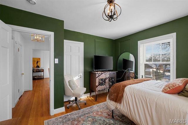 1012 Nolan Drive, Glendale, MO 63122