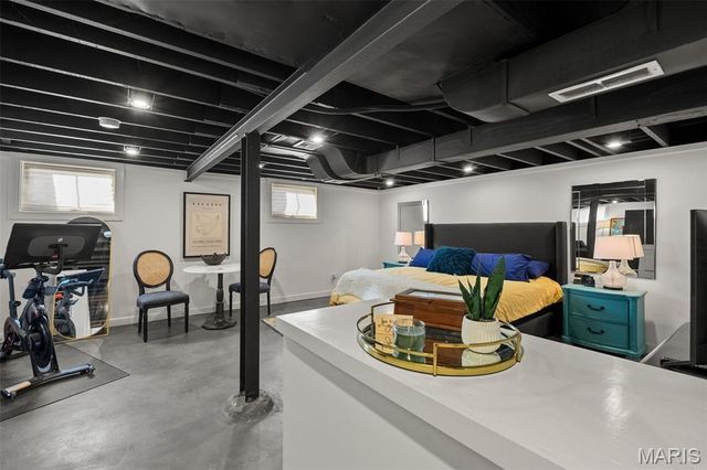 1012 Nolan Drive, Glendale, MO 63122