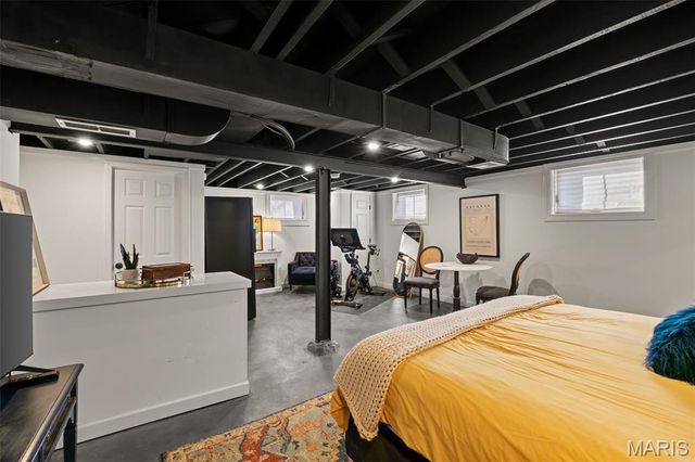 1012 Nolan Drive, Glendale, MO 63122