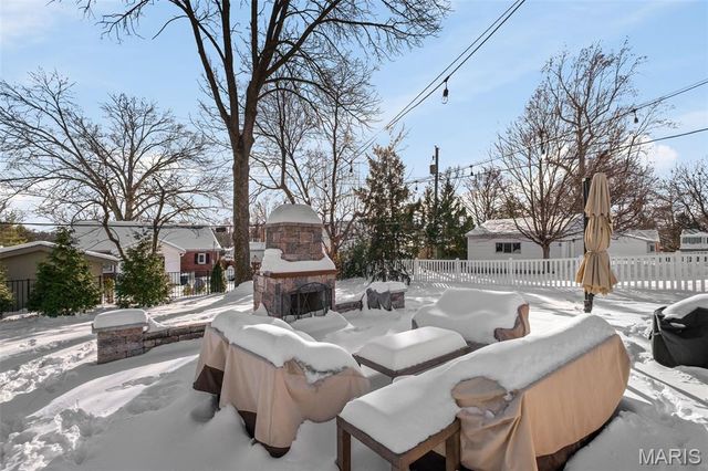 1012 Nolan Drive, Glendale, MO 63122