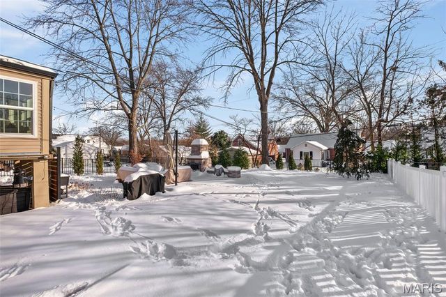 1012 Nolan Drive, Glendale, MO 63122