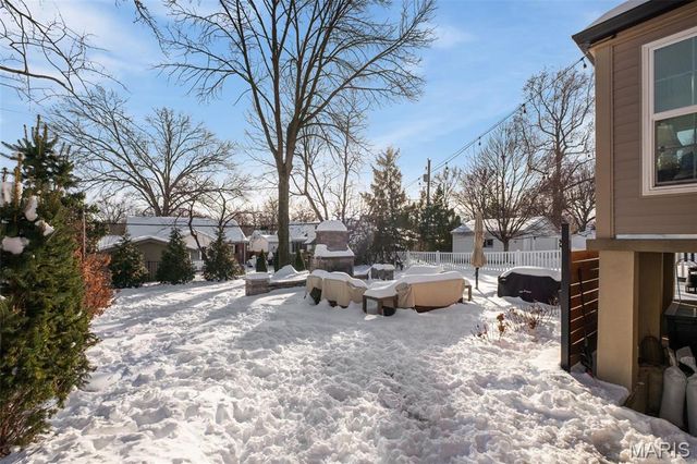 1012 Nolan Drive, Glendale, MO 63122