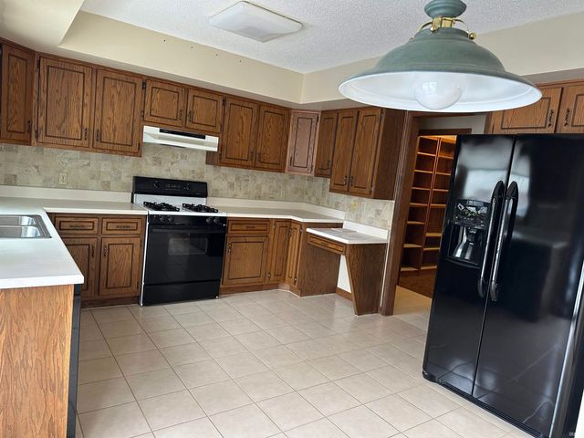 5717 Bayside Drive, Fort Wayne, IN 46815