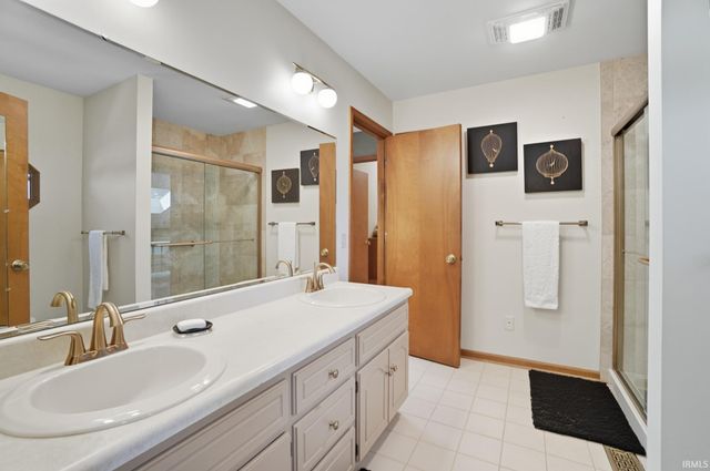 5717 Bayside Drive, Fort Wayne, IN 46815