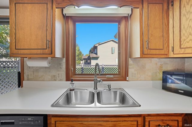 5717 Bayside Drive, Fort Wayne, IN 46815