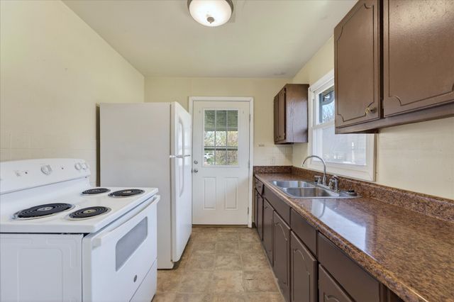 169 Sunset Ct, Clarksville, TN 37042