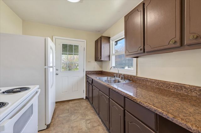 169 Sunset Ct, Clarksville, TN 37042