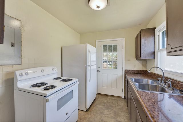 169 Sunset Ct, Clarksville, TN 37042