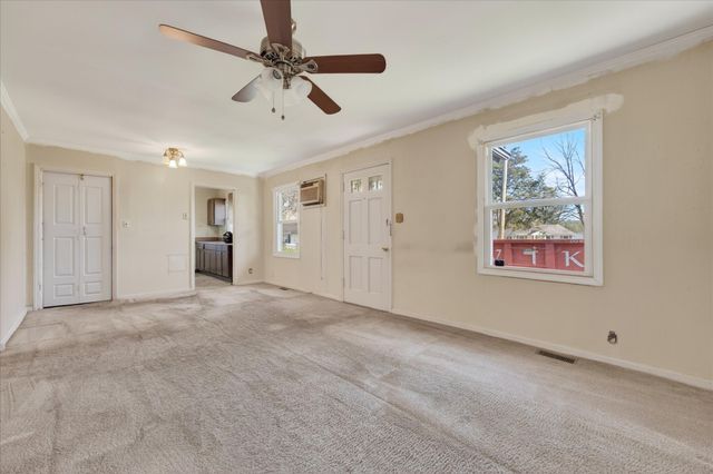 169 Sunset Ct, Clarksville, TN 37042