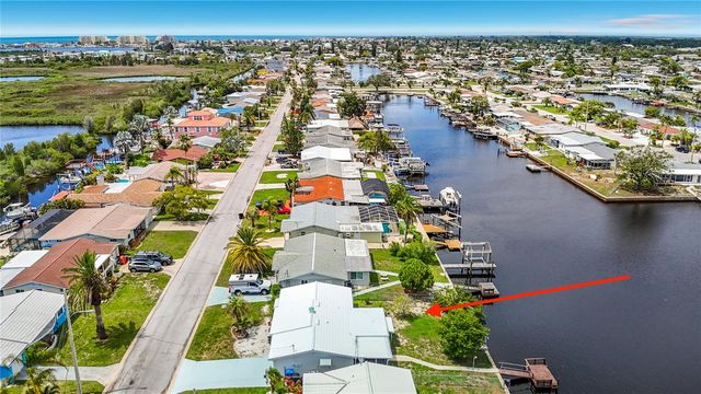 12524 5TH ISLE, Hudson, FL 34667