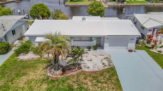 12524 5TH ISLE, Hudson, FL 34667