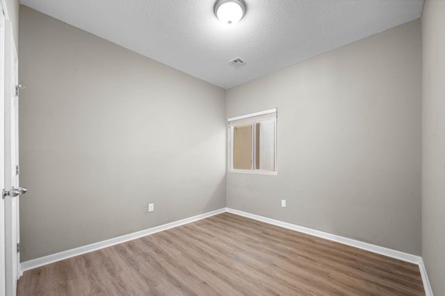 5287 N Toben, Bel Aire, KS 67226