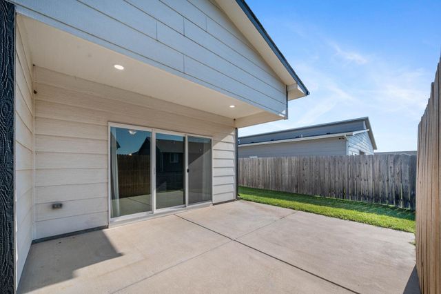 5287 N Toben, Bel Aire, KS 67226