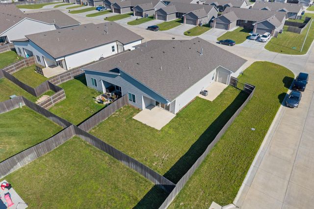 5287 N Toben, Bel Aire, KS 67226