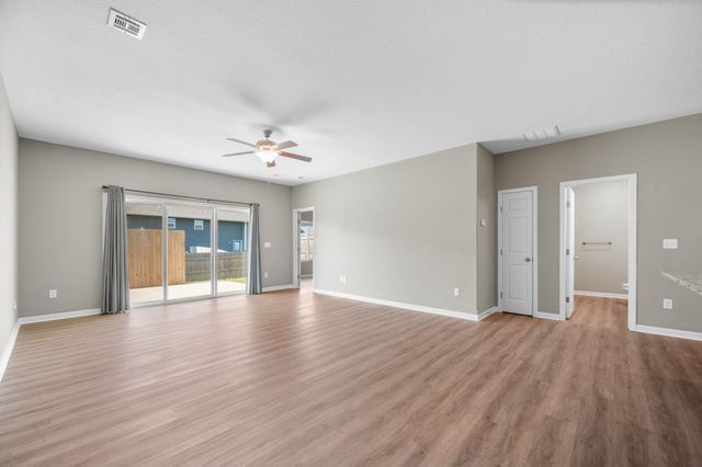 5287 N Toben, Bel Aire, KS 67226