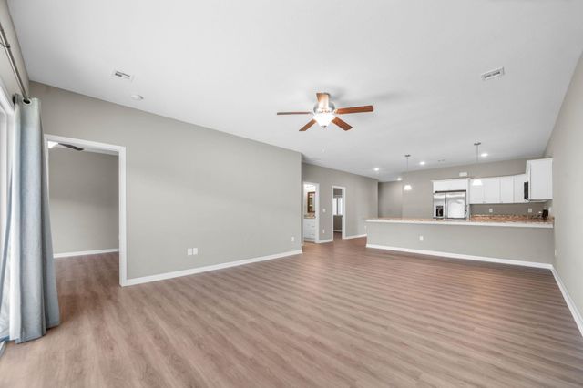 5287 N Toben, Bel Aire, KS 67226